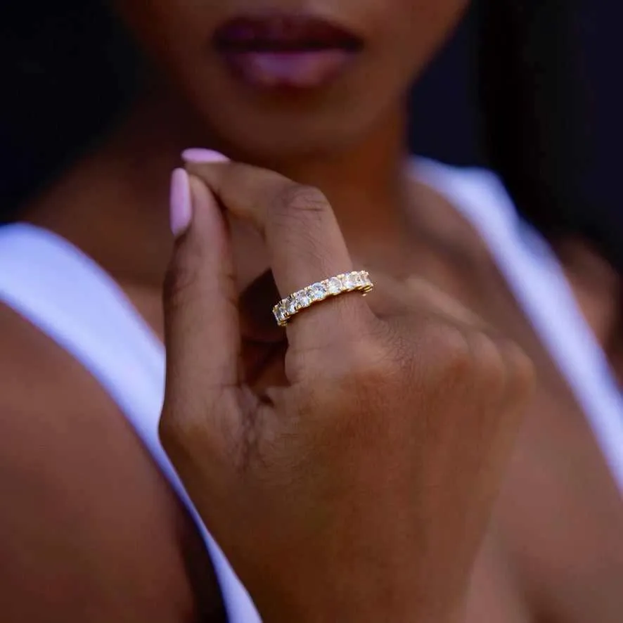 14k Solid Gold 4mm Single Layer Diamond Band Ring